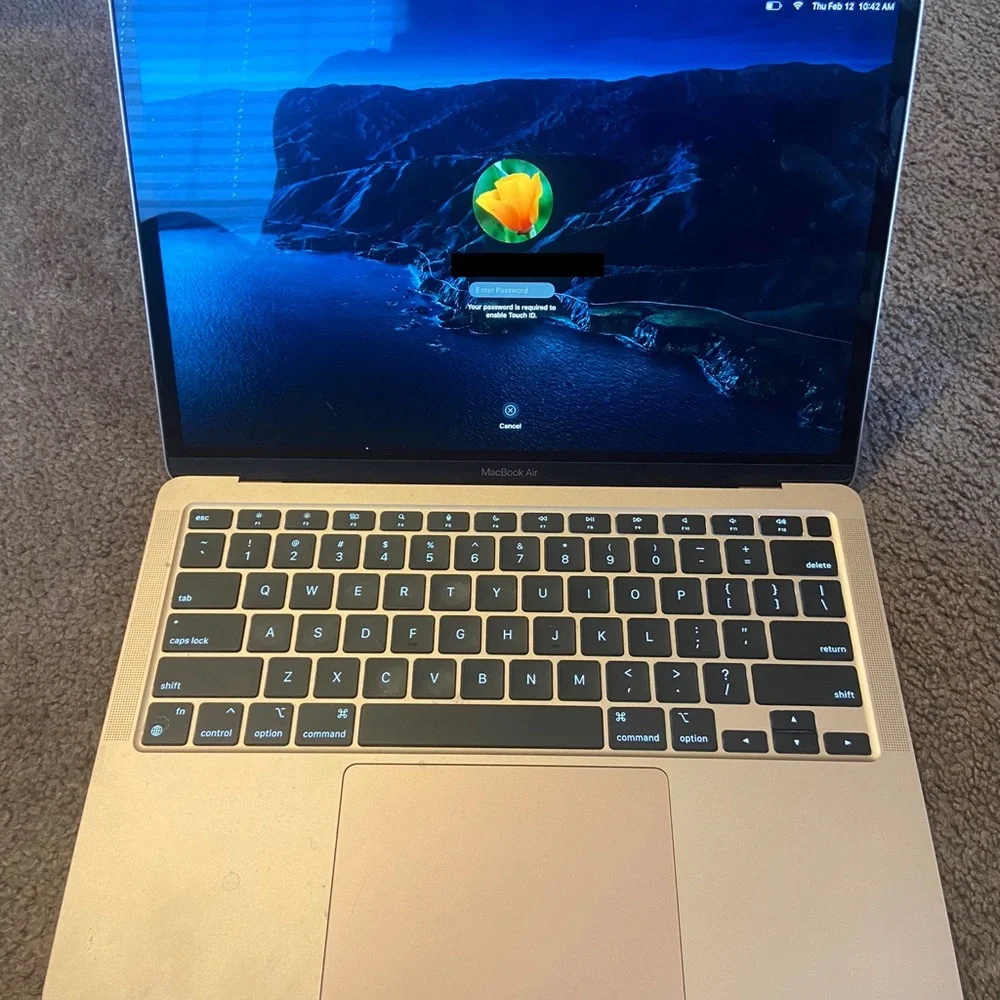 Apple sleek macbook